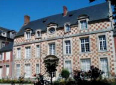 Ancienne abbaye Notre-Dame de Bernay, Le logis abbatial