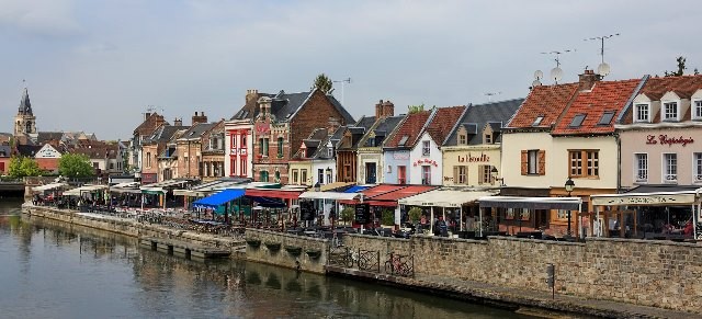 Amiens somme le quai belu