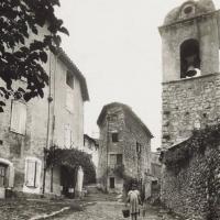 L' église et une vieille rue, cpa