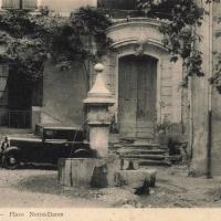 La place Notre-Dame, cpa