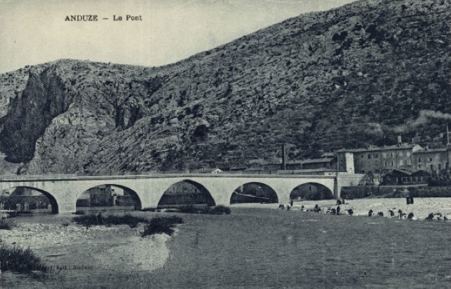 Le pont et les lavandières, cpa