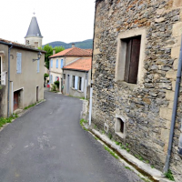 Dans le village