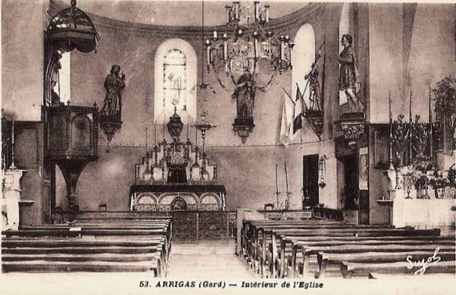 L' église interieur (cpa) 