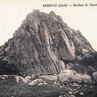 Le rocher de Saint Guiral (cpa) 