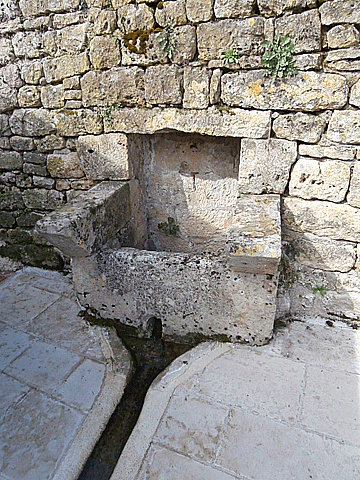 Arthel (Nièvre) La source de Grand Fond