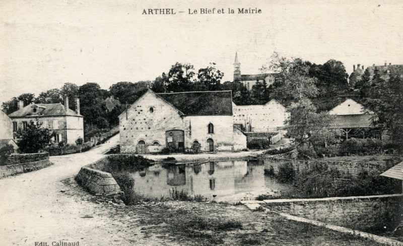 Arthel (Nièvre) Le bief CPA