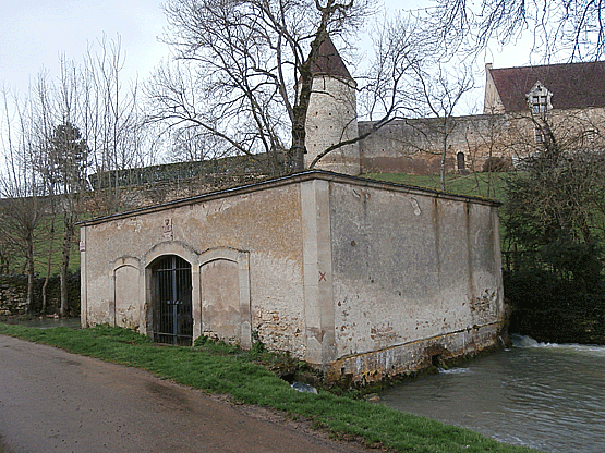 Arthel (Nièvre) Le lavoir