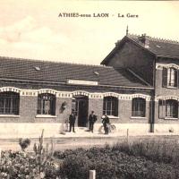 Athies-sous-Laon (Aisne) CPA gare