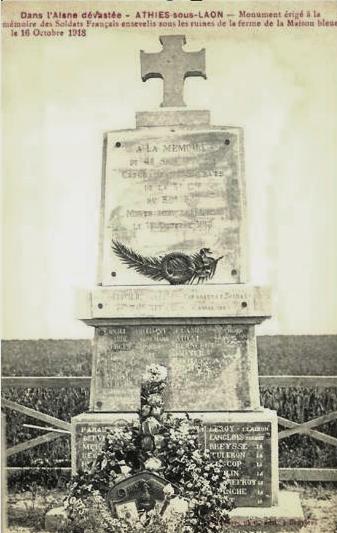 Athies-sous-Laon (Aisne) CPA monument aux morts