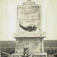 Athies-sous-Laon (Aisne) CPA monument aux morts