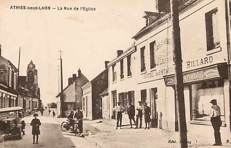 Athies-sous-Laon (Aisne) CPA rue de l'église