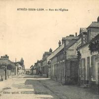 Athies-sous-Laon (Aisne) CPA rue de l'église