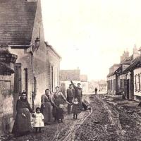 Athies-sous-Laon (Aisne) CPA rue de Soissons