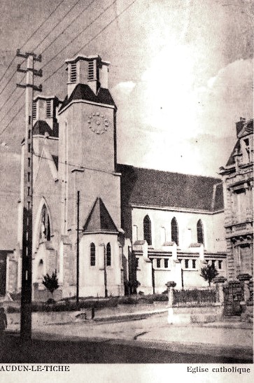 Audun-le-Tiche (Moselle) L'église Saint-François d'Assise CPA