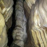 Audun-le-Tiche (Moselle) La grotte Diaclase