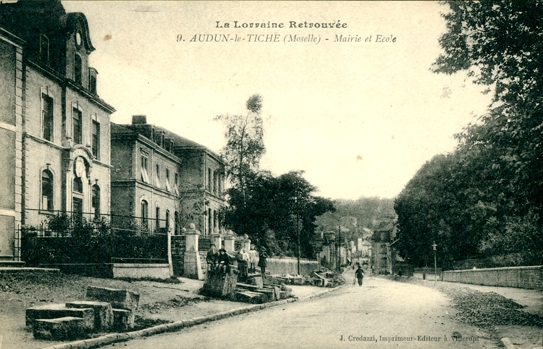 Audun-le-Tiche (Moselle) La mairie et les écoles CPA