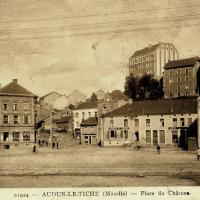 Audun-le-Tiche (Moselle) La place du château CPA