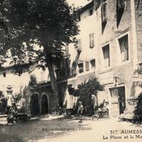 La place et la Maison Marquès du Luc (cpa) 