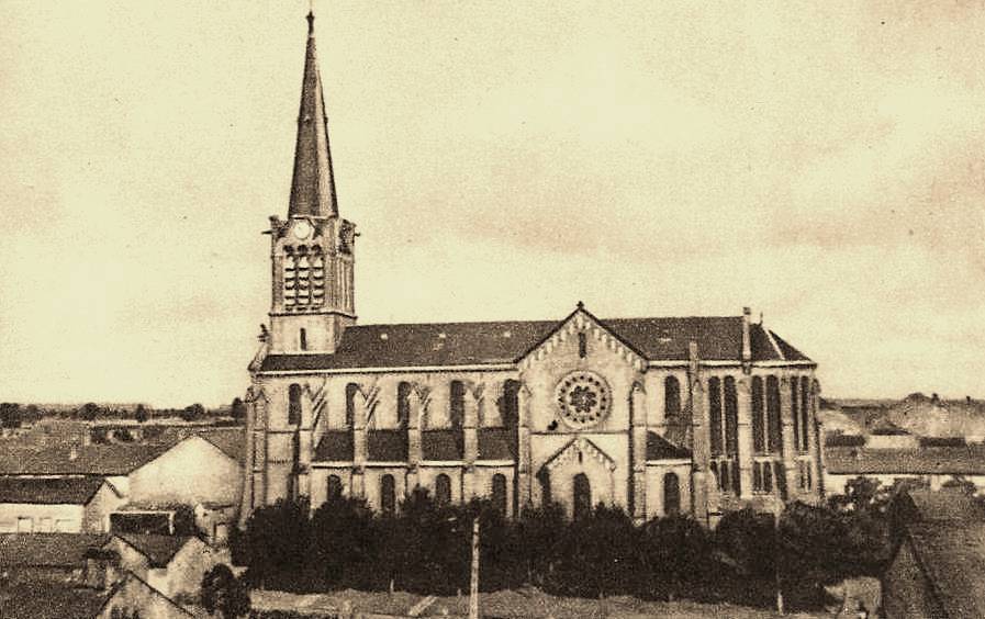 Aumetz (Moselle) L'église CPA