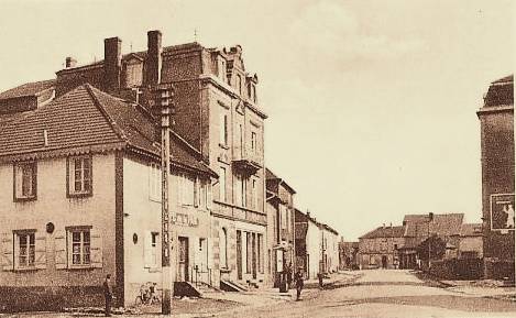 Aumetz (Moselle) La Grande rue CPA