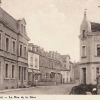 Aumetz (Moselle) La rue de la gare CPA