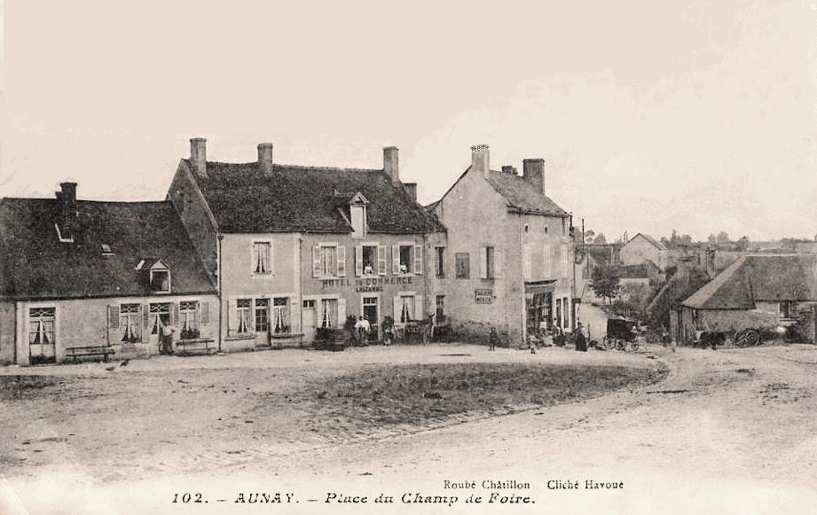 Aunay-en-Bazois (Nièvre) L'hôtel du Commerce CPA