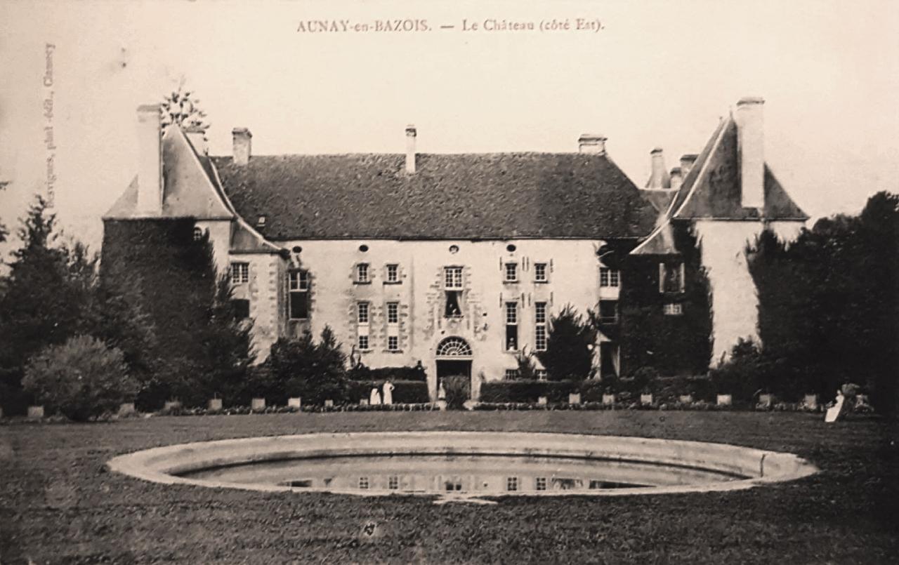Aunay-en-Bazois (Nièvre) Le château CPA