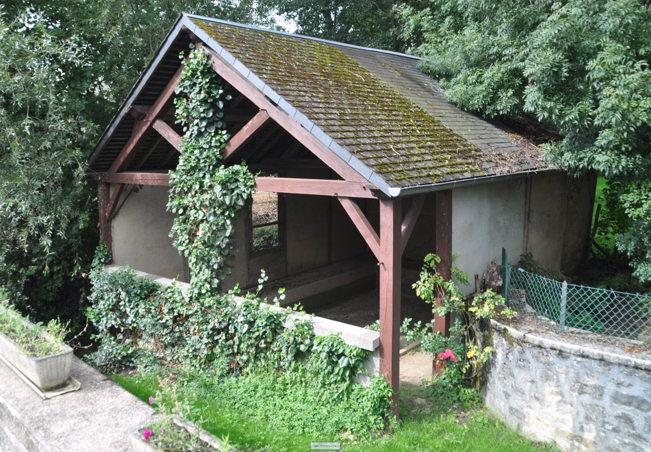 Aunay-en-Bazois (Nièvre) Un lavoir