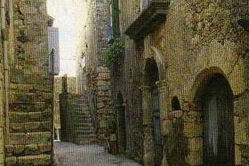 Dans le village