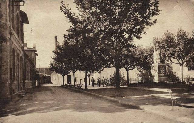 Le monument aux morts, cpa