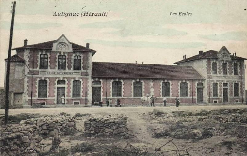 Autignac (Hérault) CPA Les écoles 