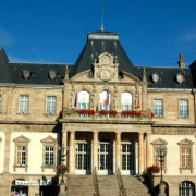 Autun (Saône-et-Loire) L'Hôtel de ville