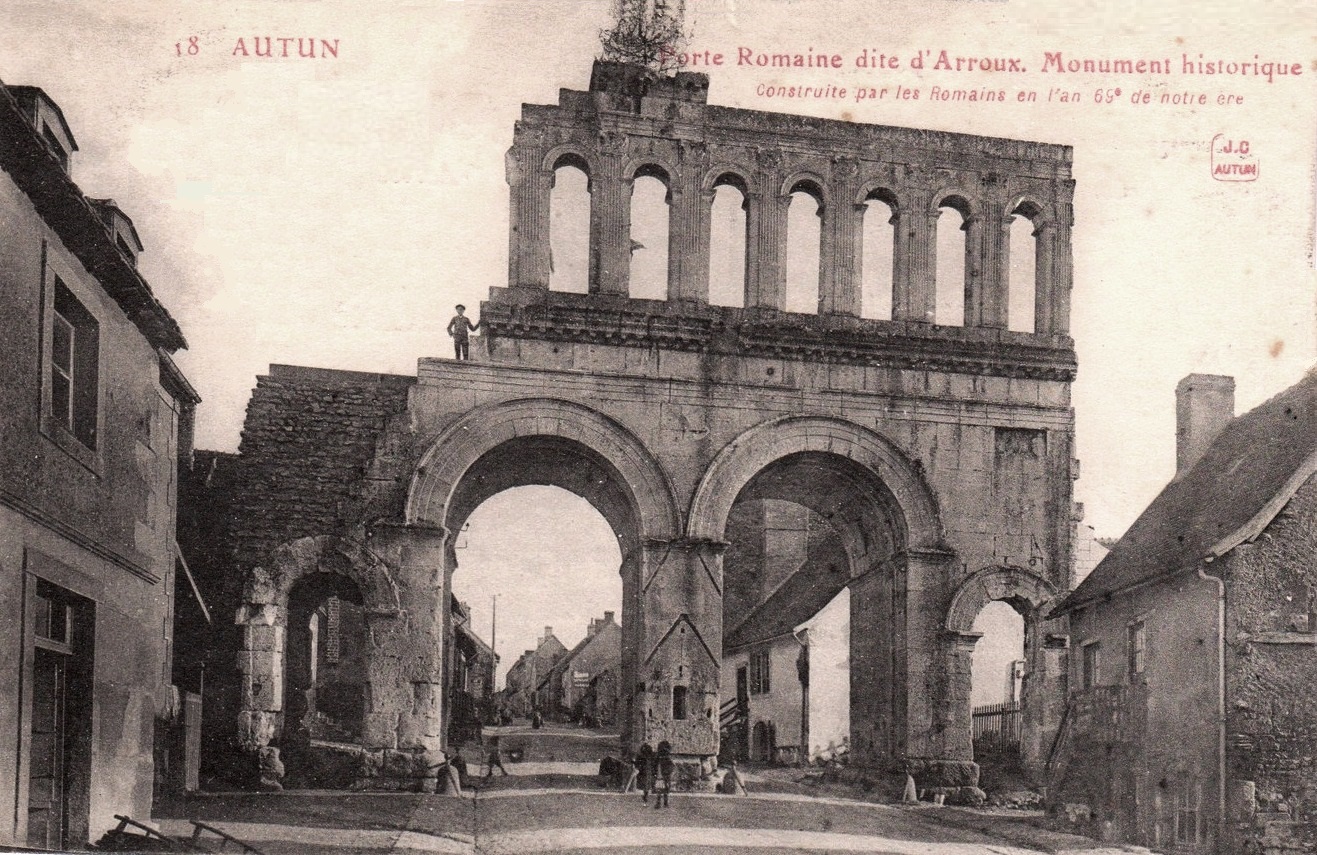 Autun (Saône-et-Loire) La porte d'Arroux CPA
