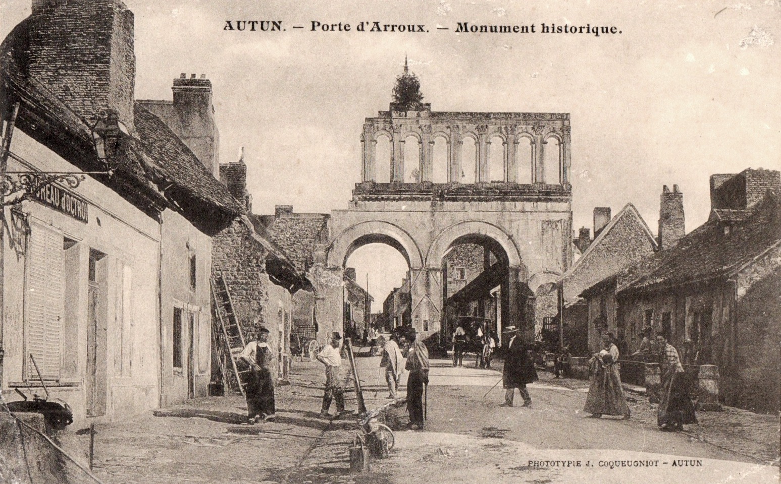 Autun (Saône-et-Loire) La porte d'Arroux CPA