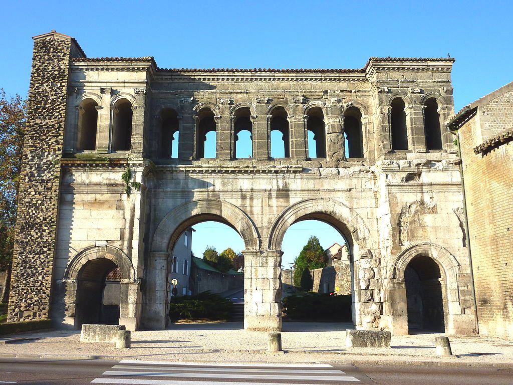 Autun (Saône-et-Loire) La porte Saint-André