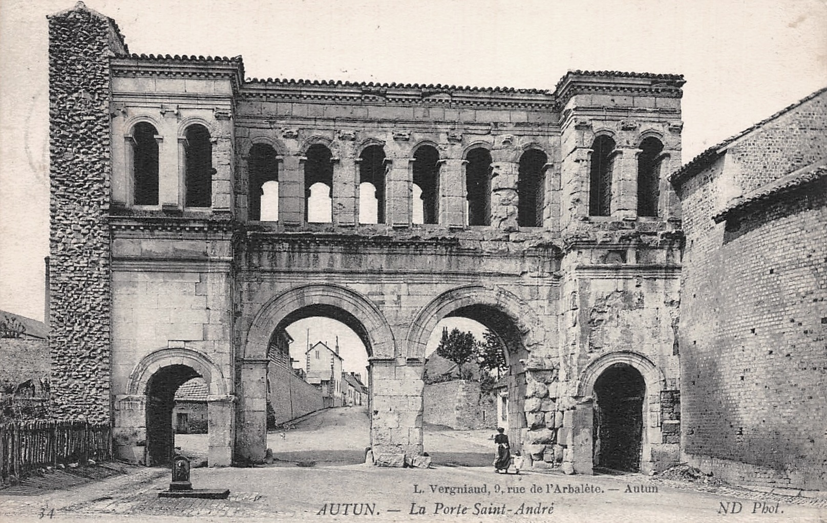 Autun (Saône-et-Loire) La porte Saint-André CPA