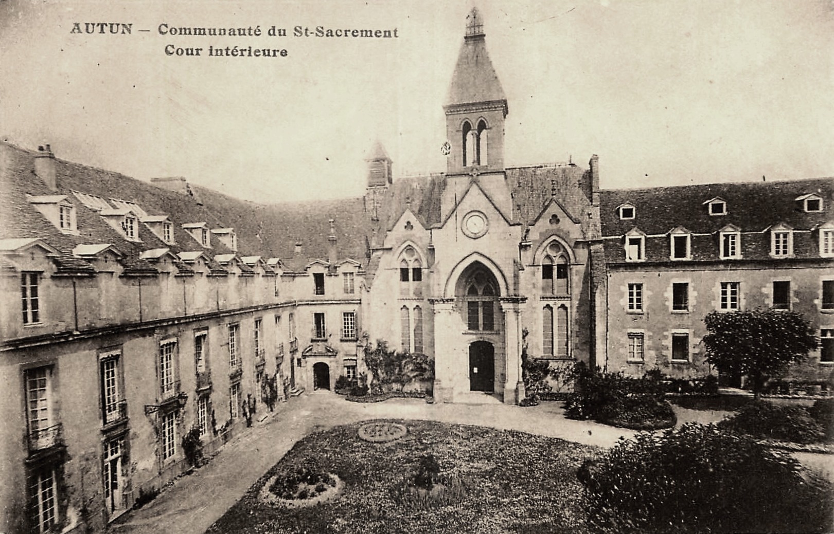 Autun (Saône-et-Loire) Le couvent du Saint Sacrement CPA