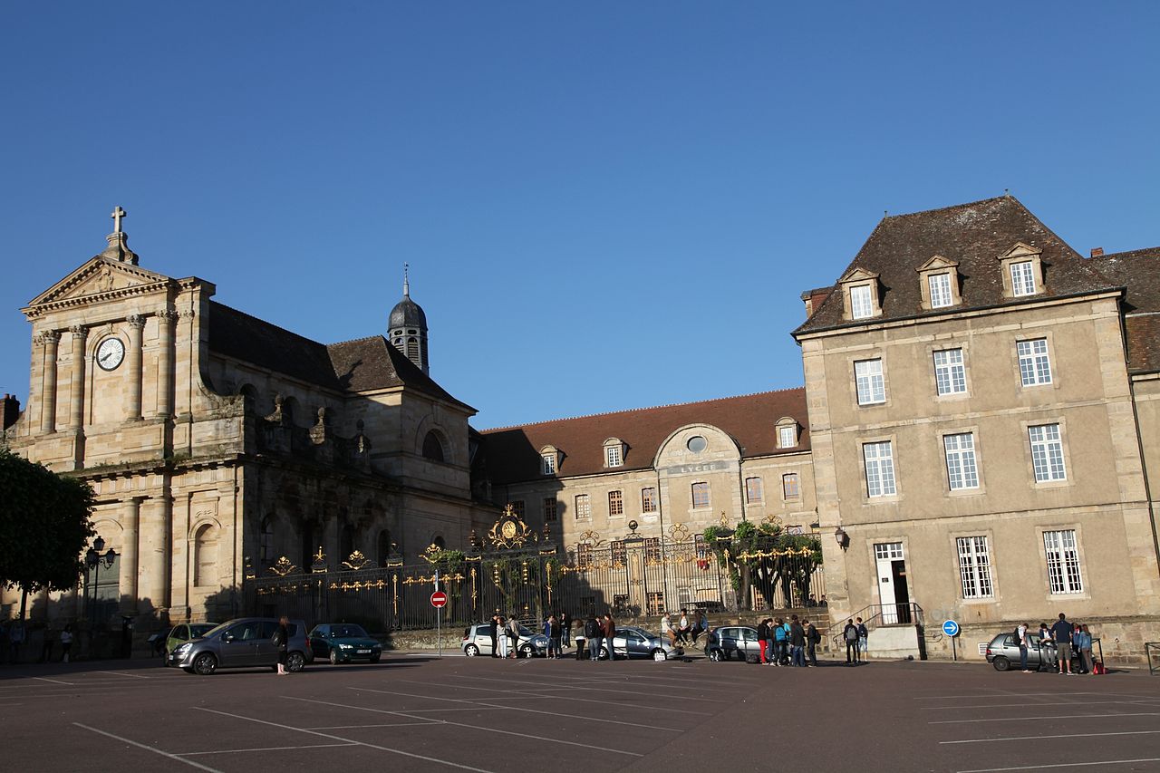 Autun (Saône-et-Loire) Le lycée Bonaparte