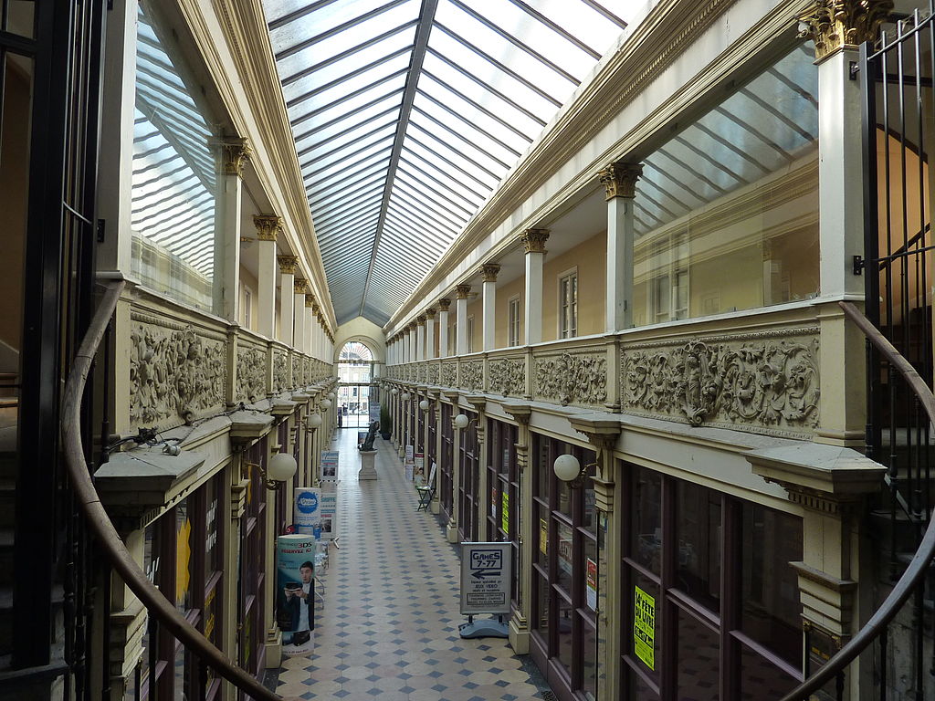 Autun (Saône-et-Loire) Le passage couvert