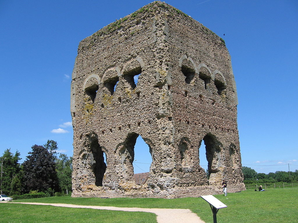 Autun (Saône-et-Loire) Le temple de Janus