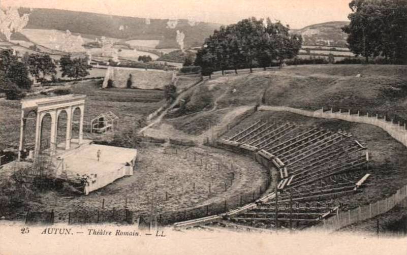 Autun (Saône-et-Loire) Le théâtre romain CPA