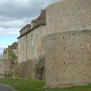 Autun (Saône-et-Loire) Les remparts gallo-romains