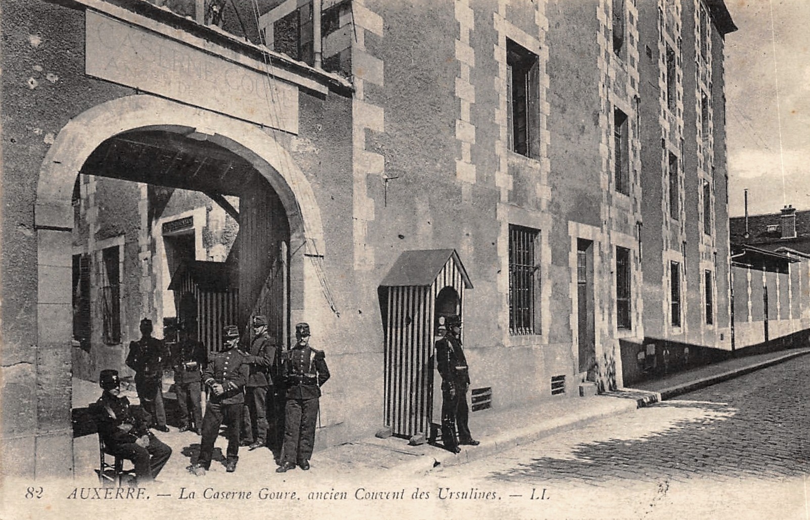 Auxerre (89) L'ancien Couvent des Ursulines CPA