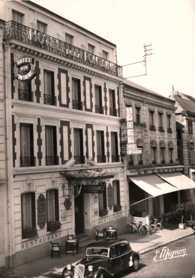 Auxerre (89) L'Hôtel de la Fontaine CPA
