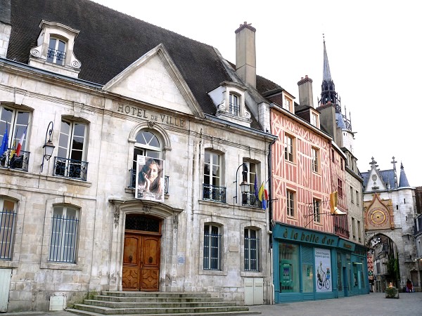 Auxerre (89) L'Hôtel de Ville
