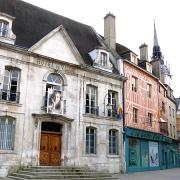 Auxerre (89) L'Hôtel de Ville