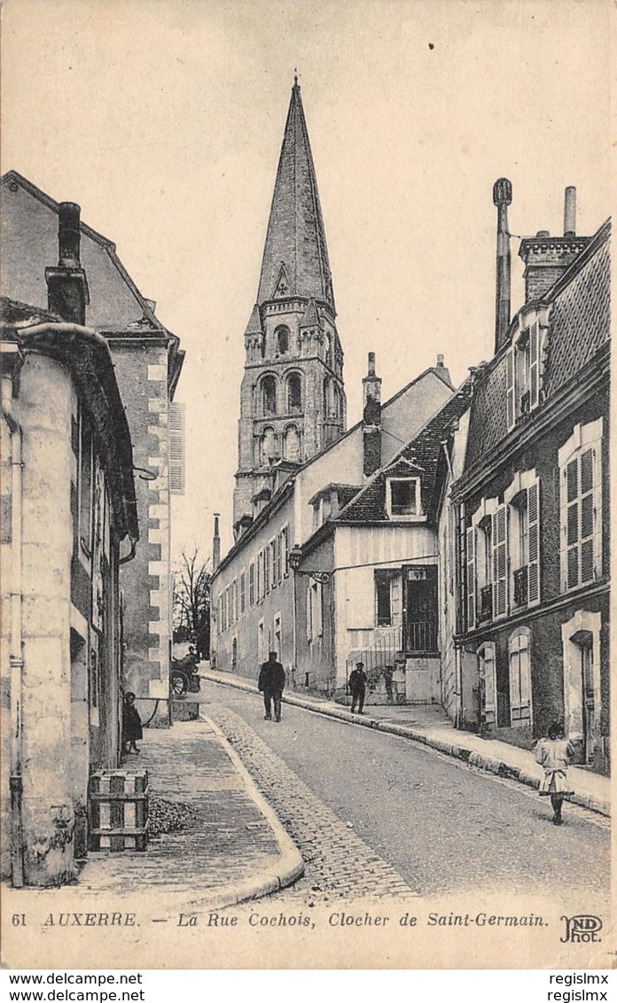 Auxerre (89) La rue Cochois CPA