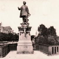 Auxerre (89) La Statue de Paul Bert CPA