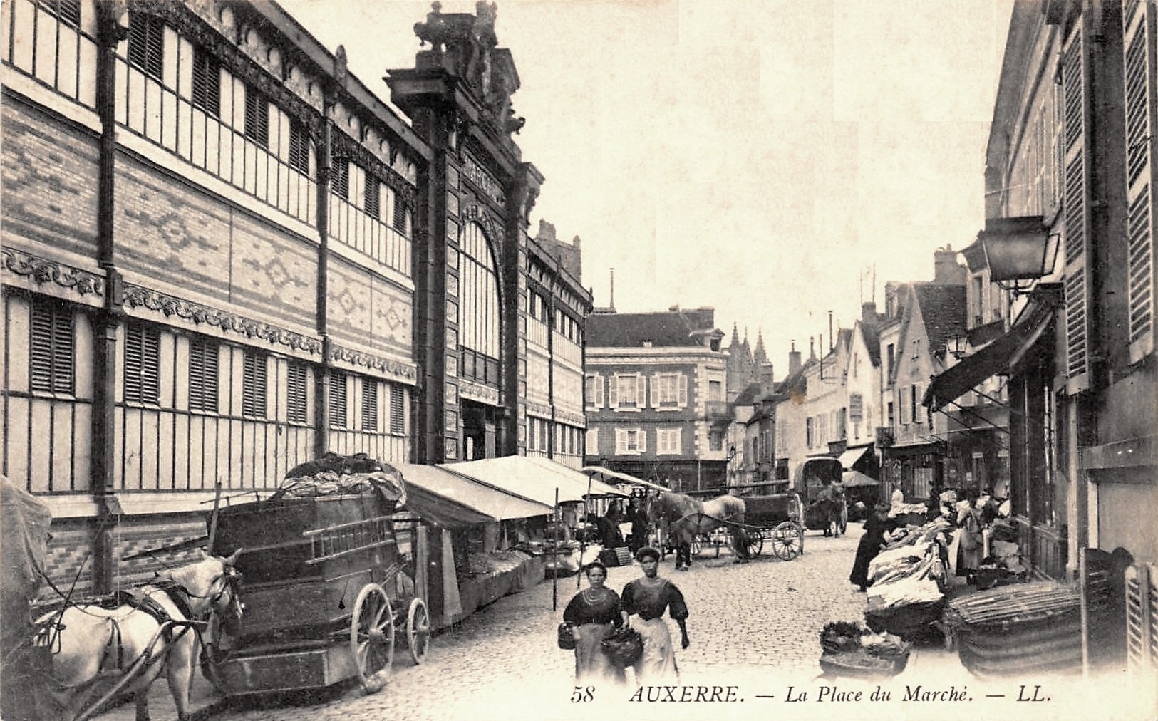 Auxerre (89) Le Marché Couvert CPA