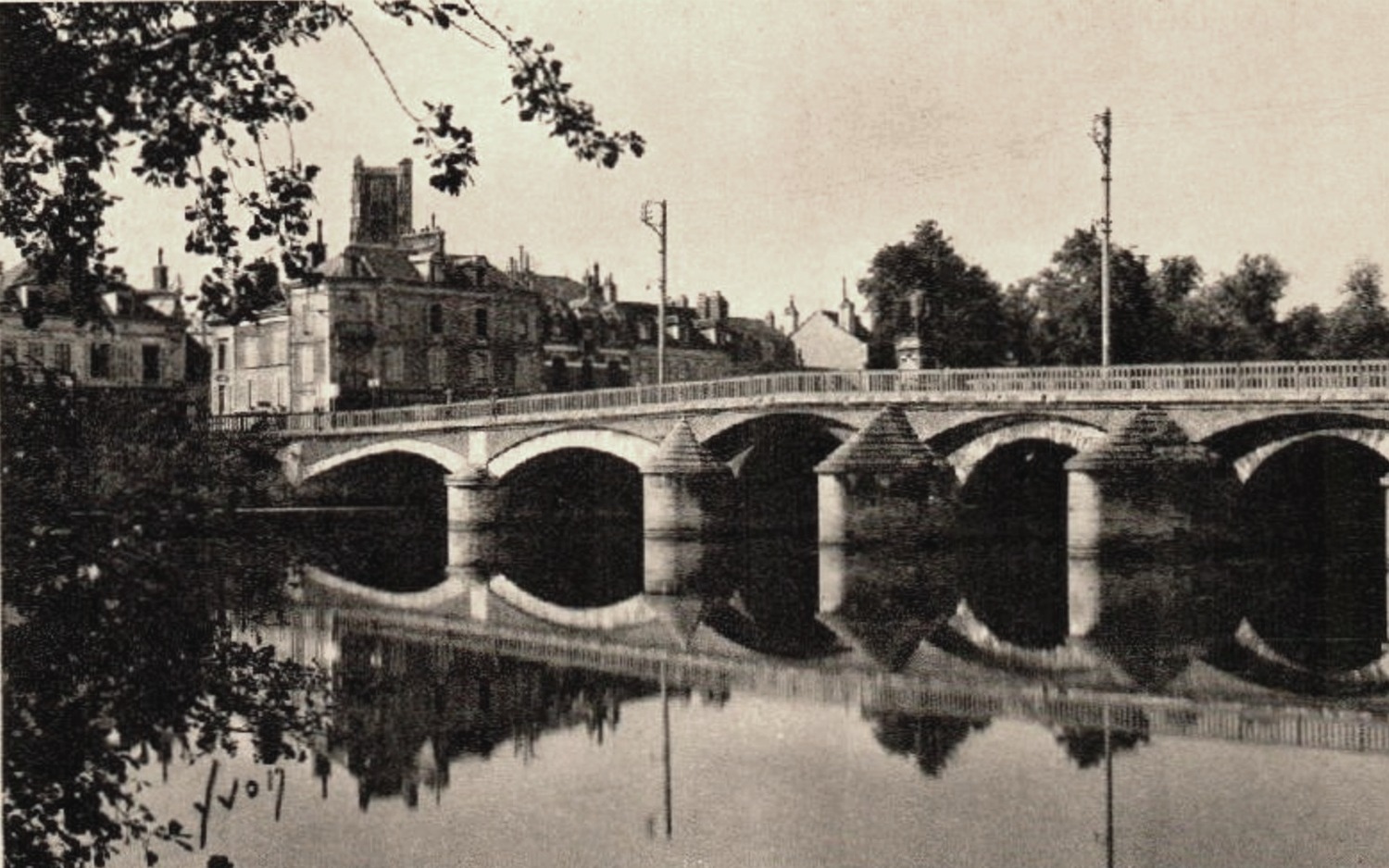 Auxerre (89) Le pont Paul Bert CPA